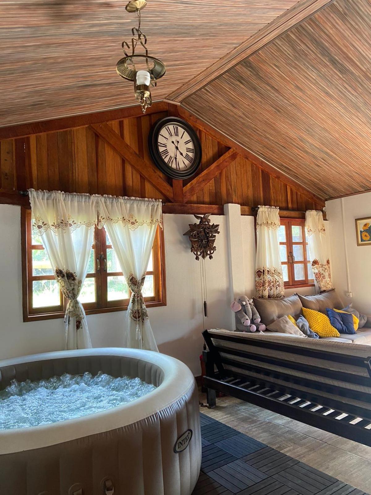 Cabana Com Jacuzzi Em Гуарарема Екстер'єр фото