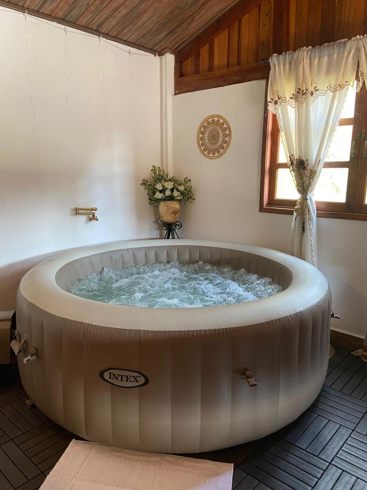 Cabana Com Jacuzzi Em Гуарарема Екстер'єр фото