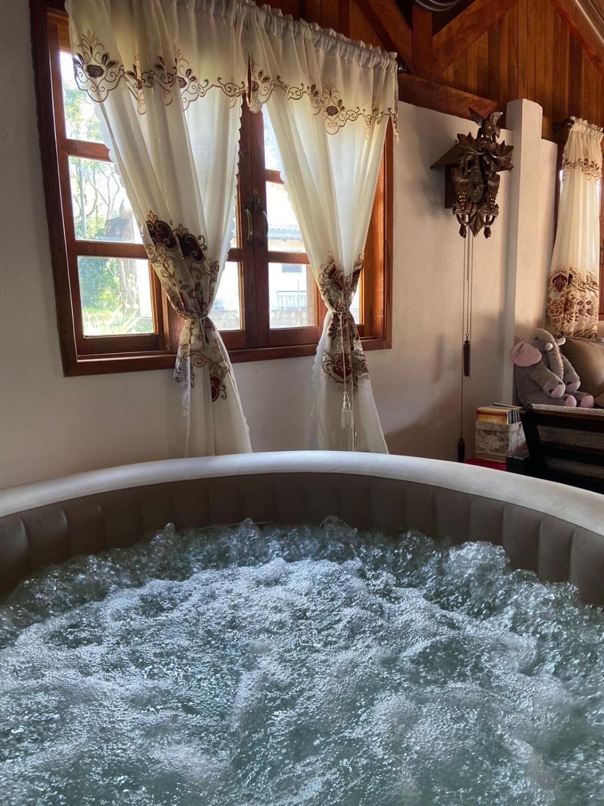 Cabana Com Jacuzzi Em Гуарарема Екстер'єр фото
